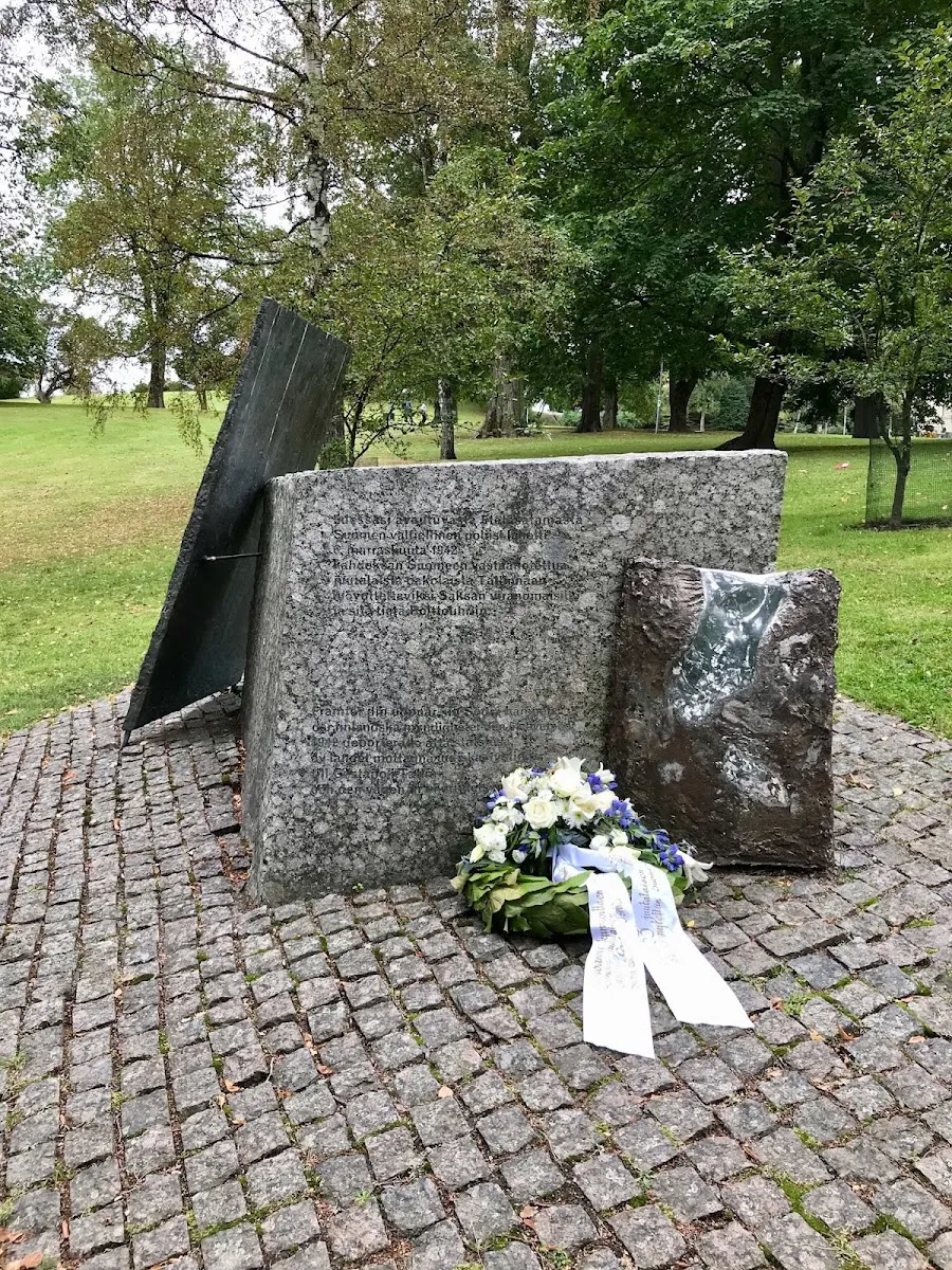 Memorial a los Refugiados Judios de Helsinki — photo 10