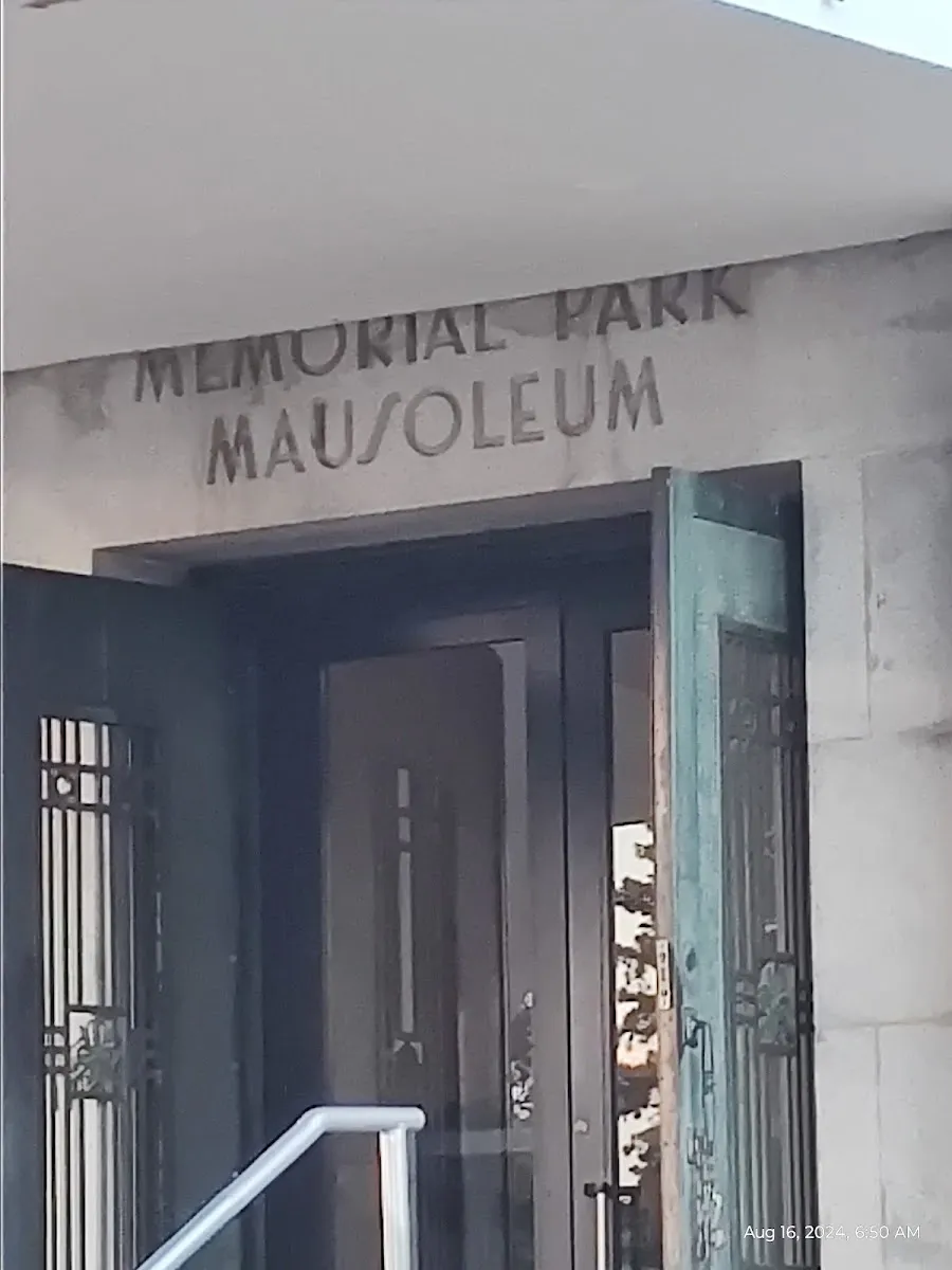 Memorial Park Cemetery — photo 2