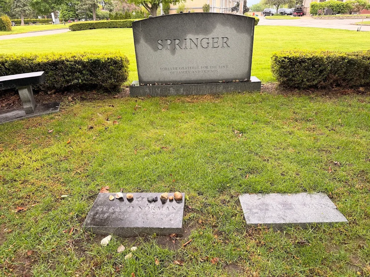 Memorial Park Cemetery — photo 6