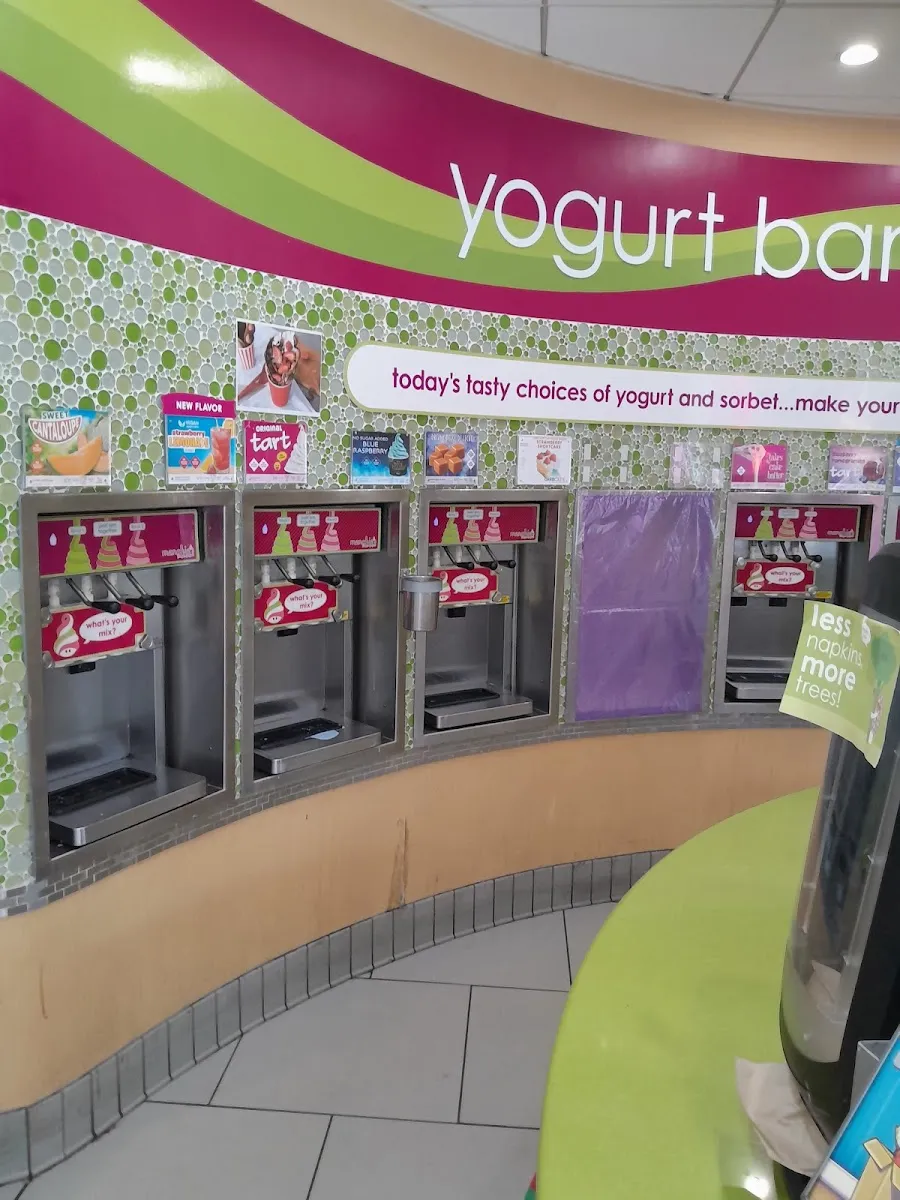 Menchie's Frozen Yogurt — photo 7