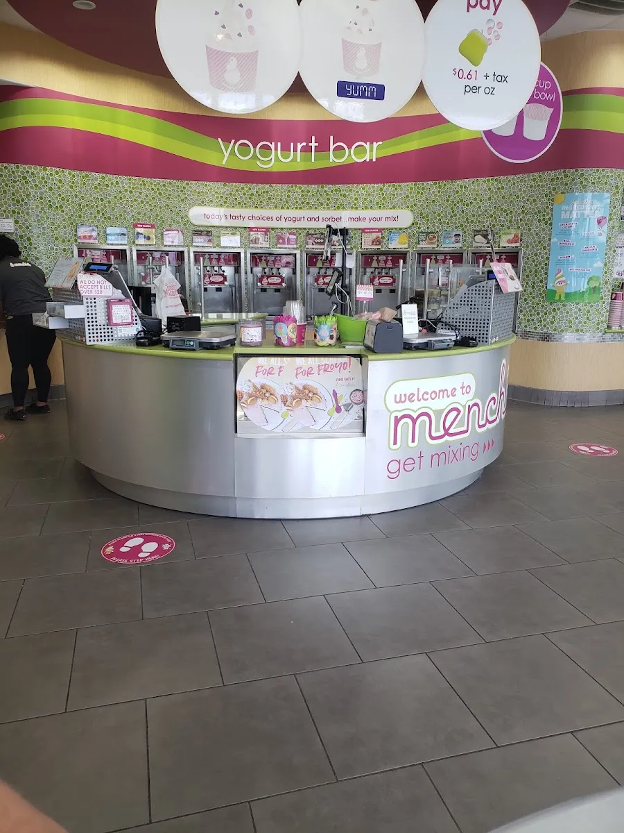 Menchie's Frozen Yogurt (Clear Lake) — photo 5