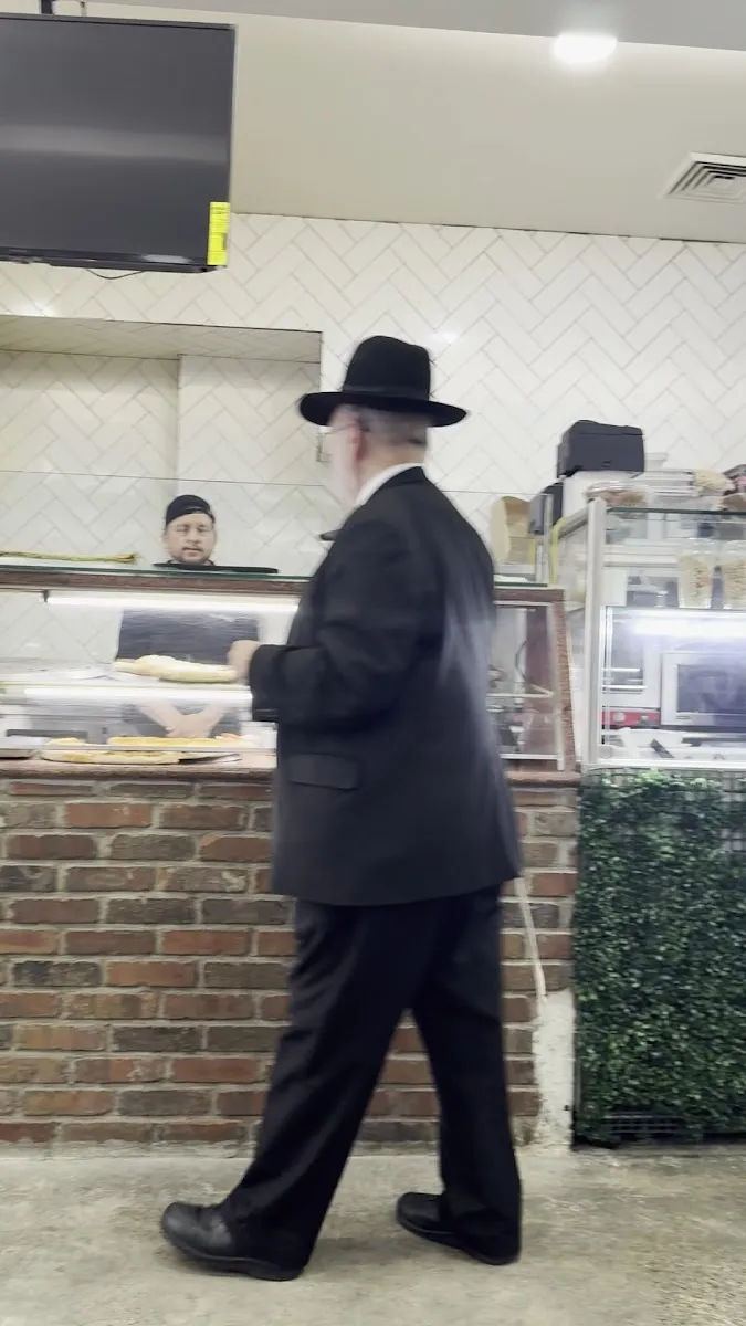 Mendelsohn's Pizza - Brooklyn — photo 5