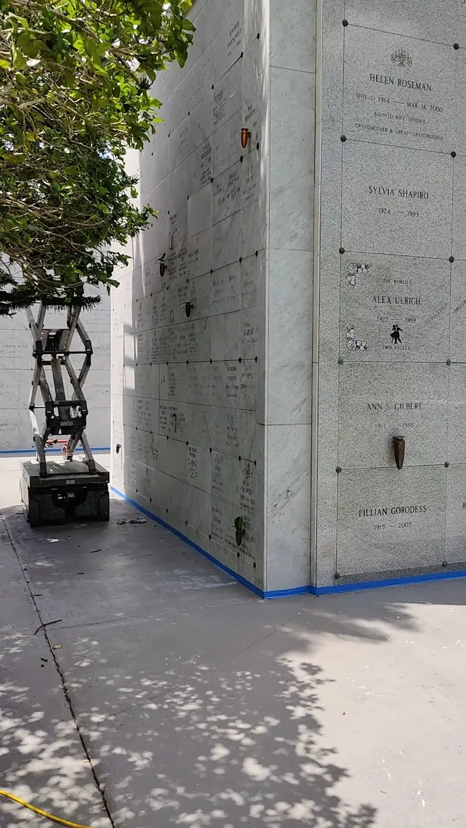 Menorah Gardens and Funeral Chapels — photo 10
