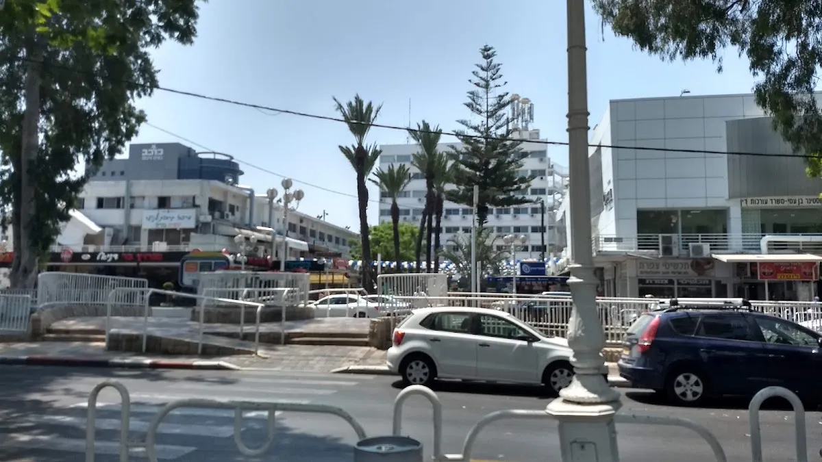 Merkaz HaLechem — foto 3