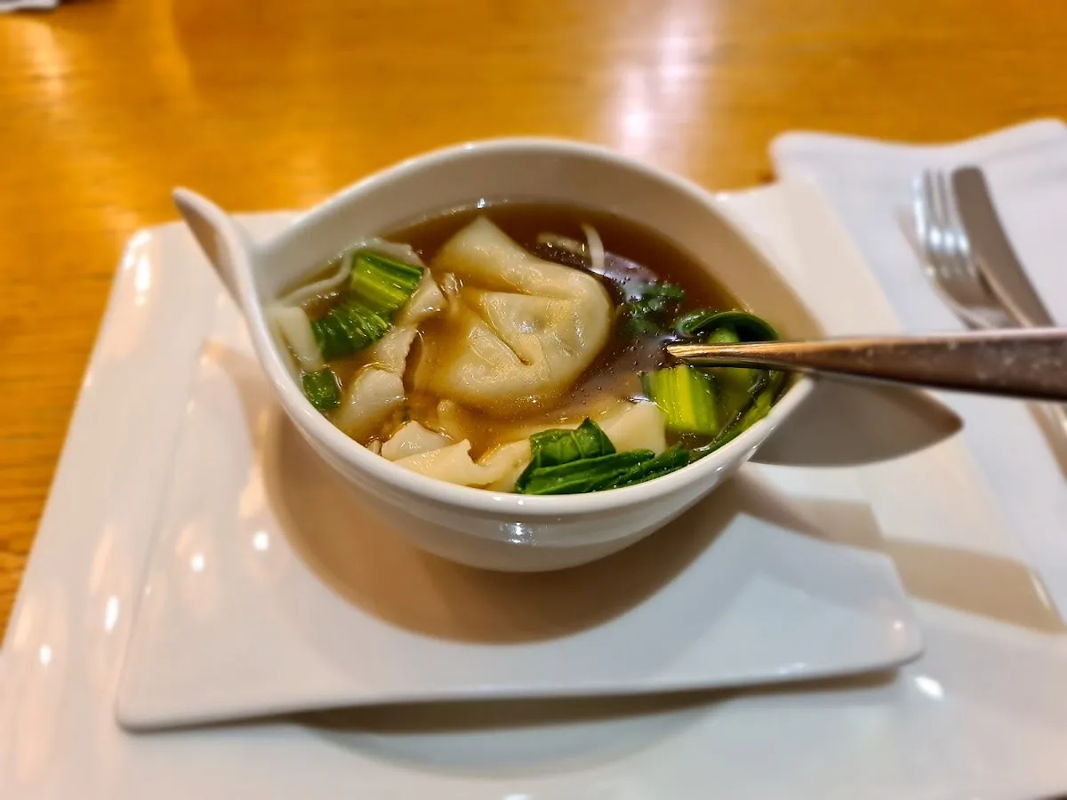 Met Su Yan - Golders Green — photo 3