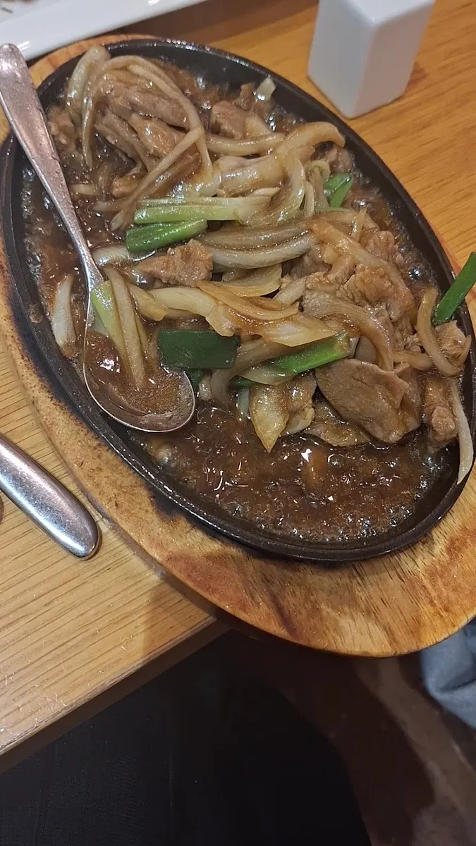 Met Su Yan - Golders Green — photo 6