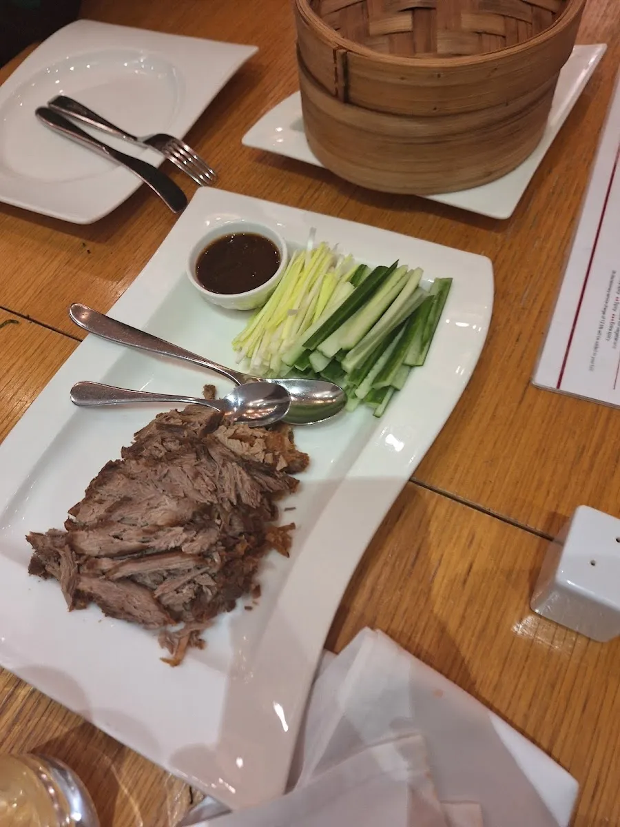 Met Su Yan - Golders Green — photo 10