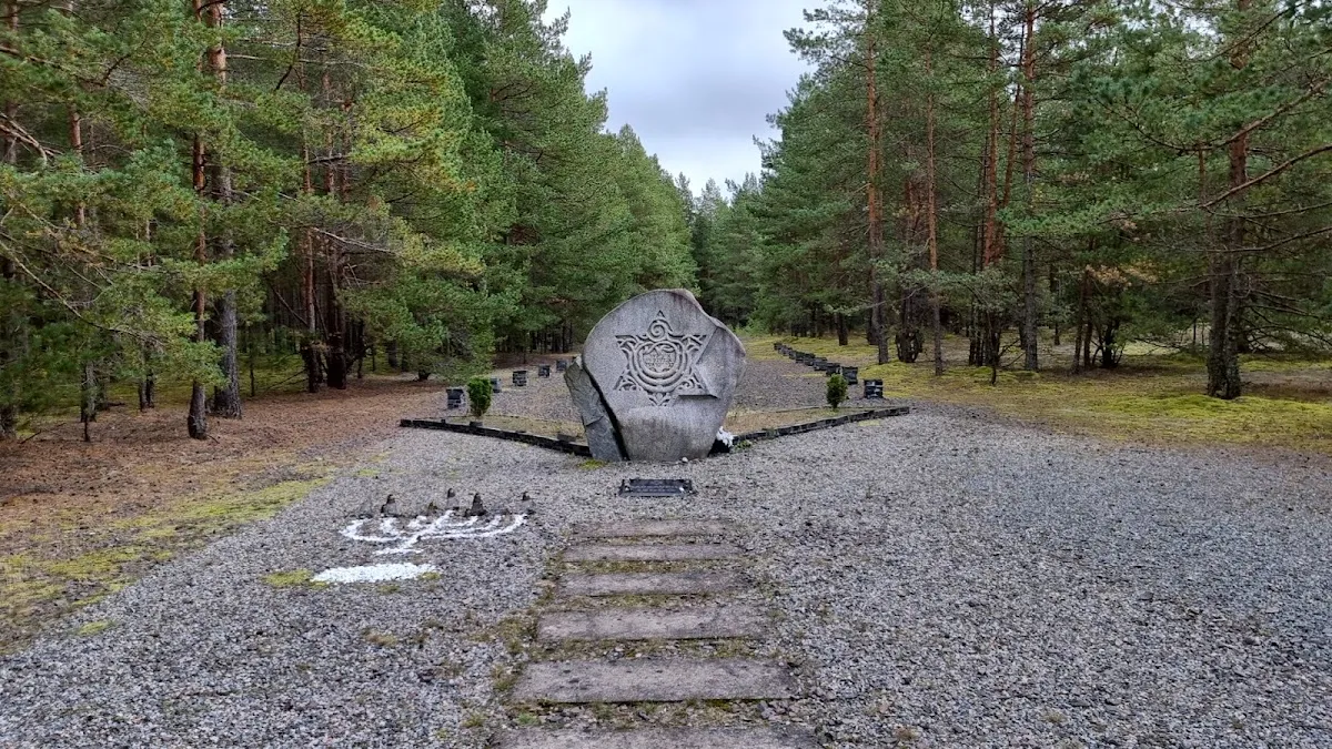 Mežciems memorial to the Daugavpils Ghetto victims — foto 3