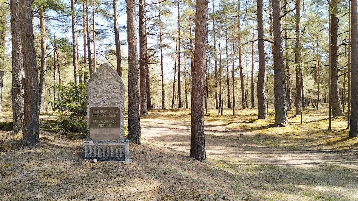Mežciems memorial to the Daugavpils Ghetto victims — foto 4