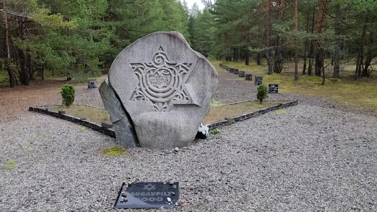 Mežciems memorial to the Daugavpils Ghetto victims — foto 7
