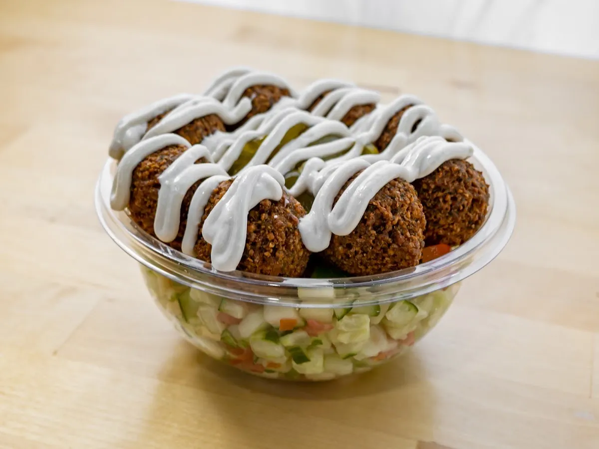 Mia's Meals - Falafel Bar - Kosher Vegan — photo 8