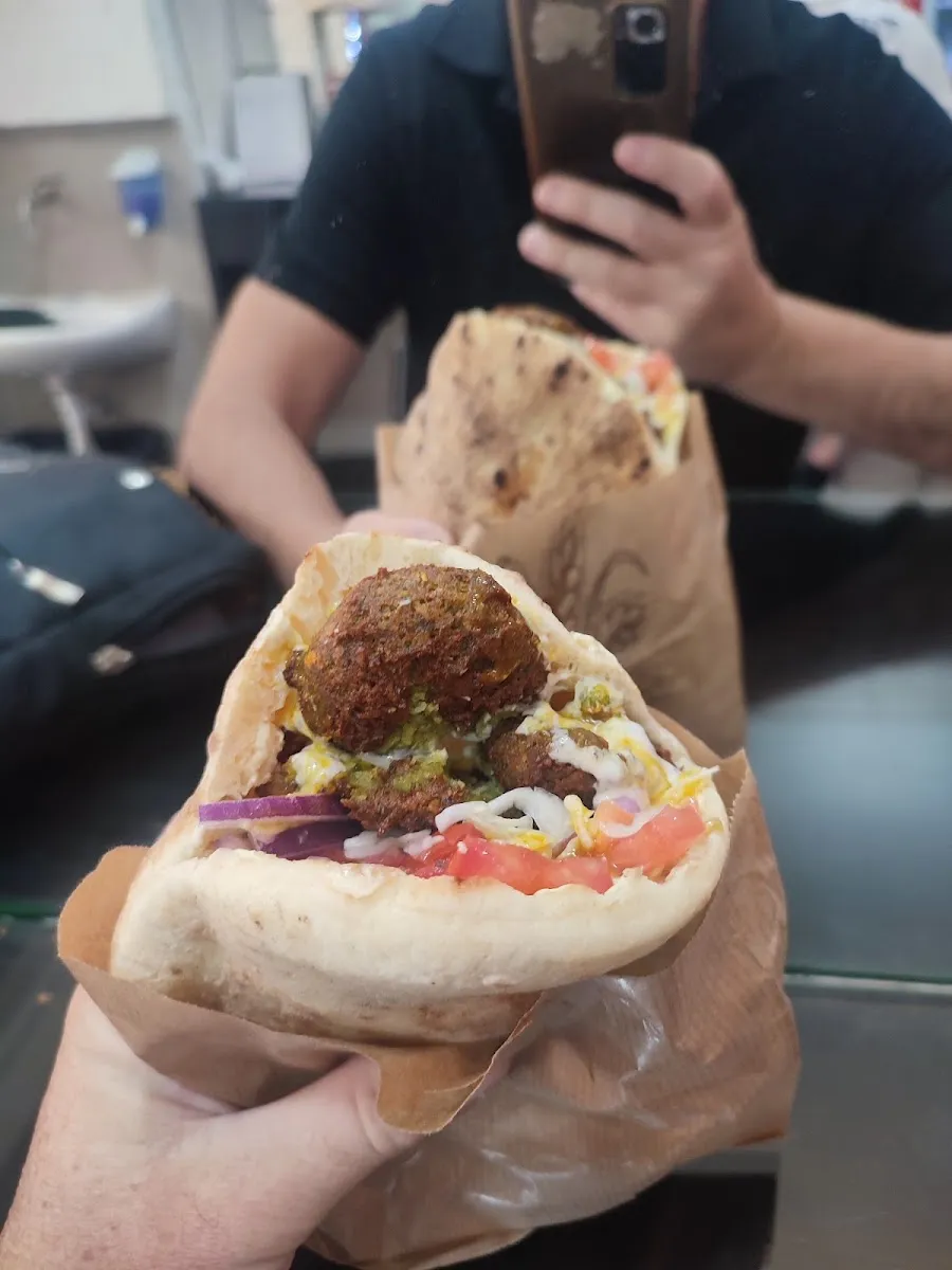 Mifgash HaFalafel — foto 3