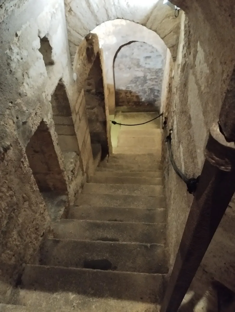 Mikve medieval - Antigua sinagoga medieval — foto 4