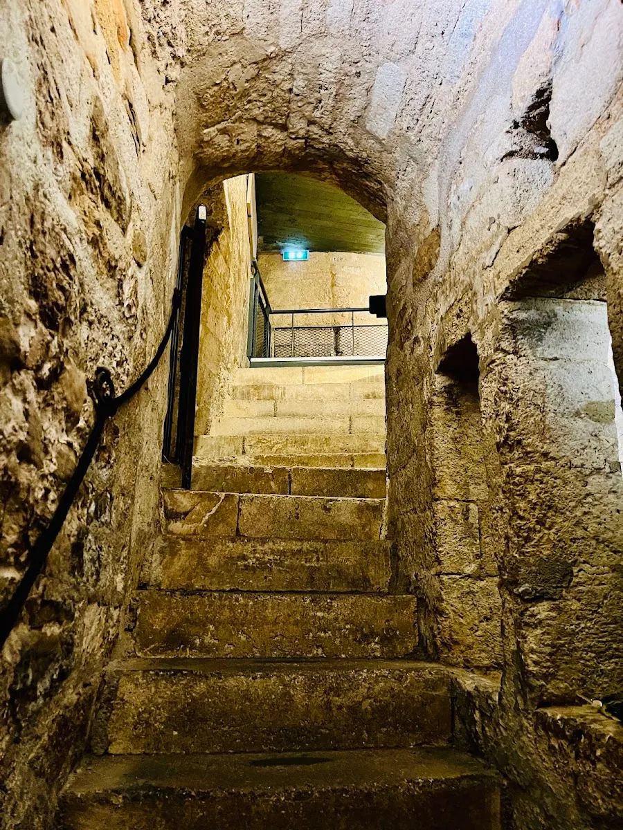 Mikve medieval - Antigua sinagoga medieval — foto 6