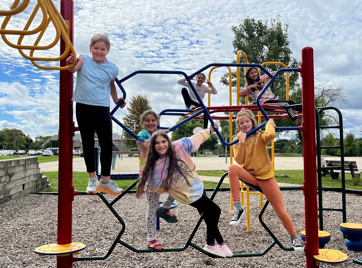 Milwaukee Jewish Day School — foto 2