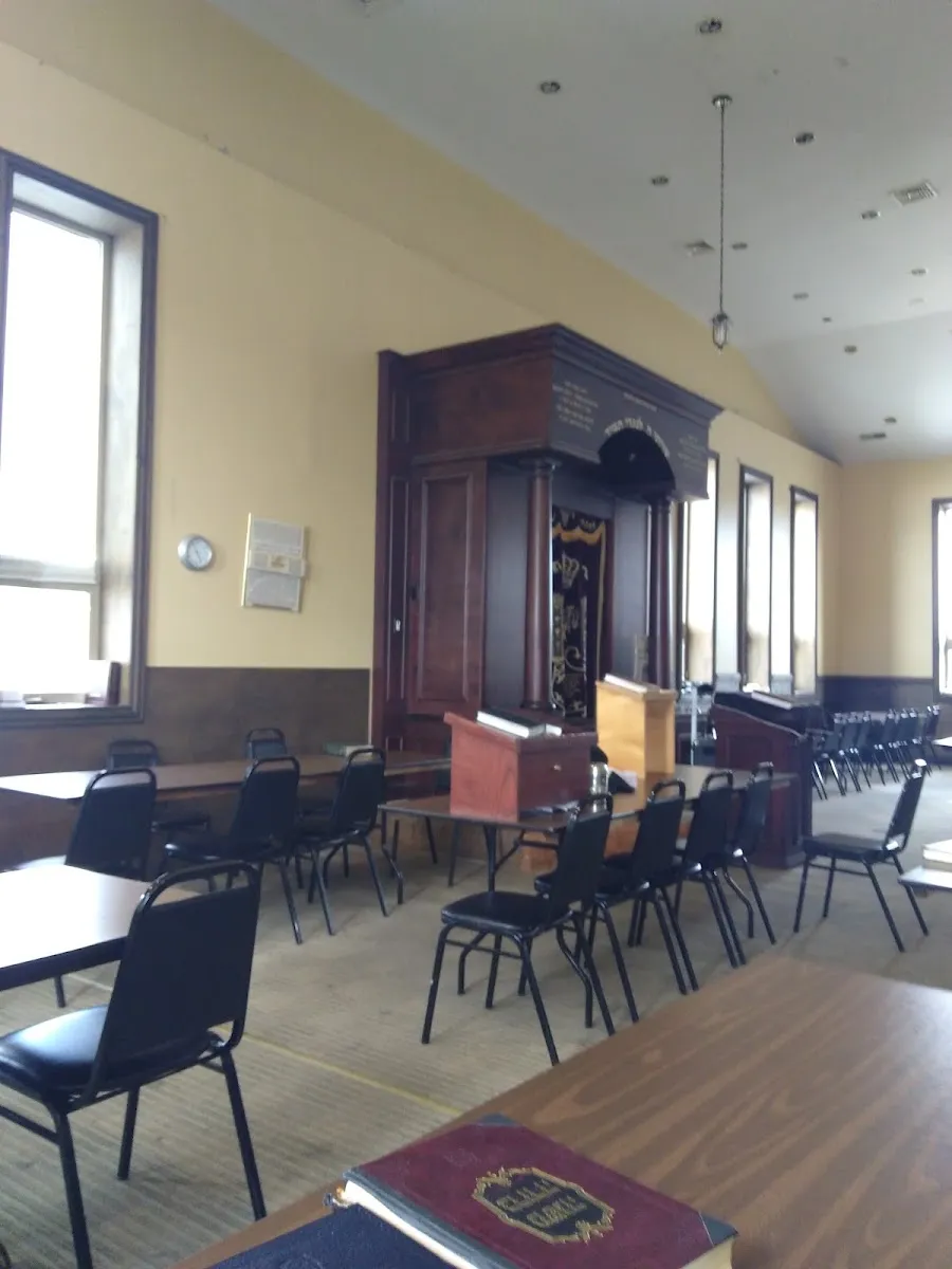 Minyan Shelanu