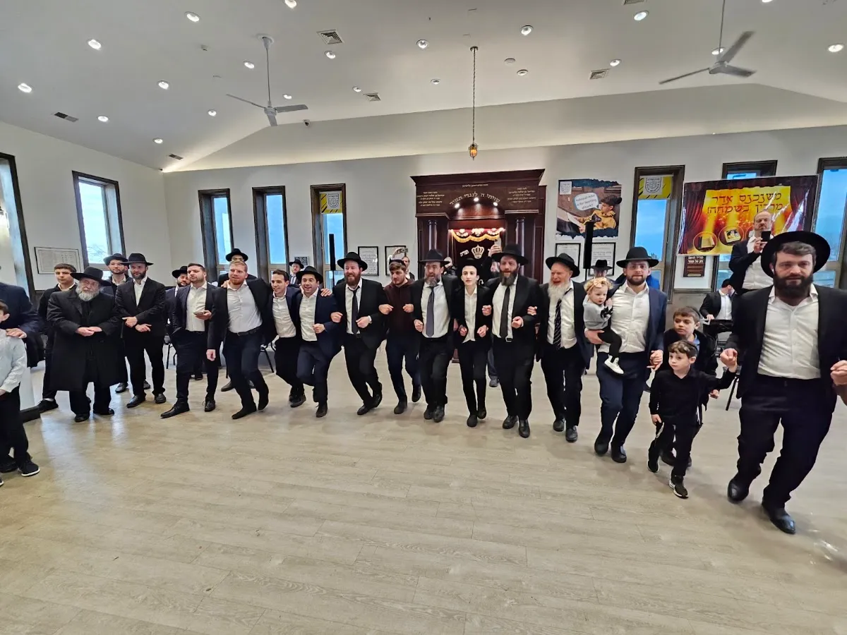 Minyan Shelanu — foto 3