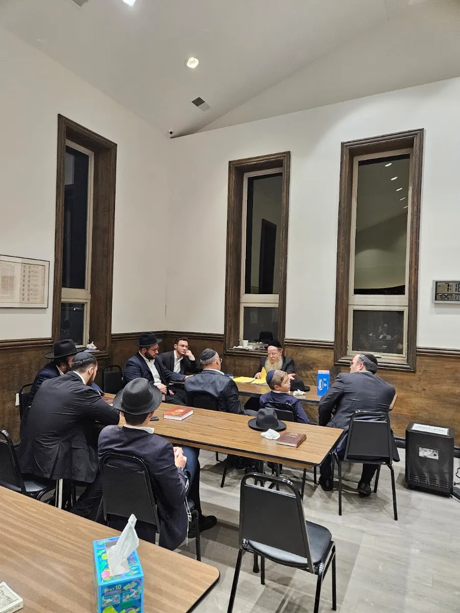 Minyan Shelanu — foto 4