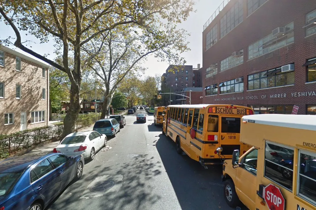 Mirrer Yeshiva Ktana — foto 3