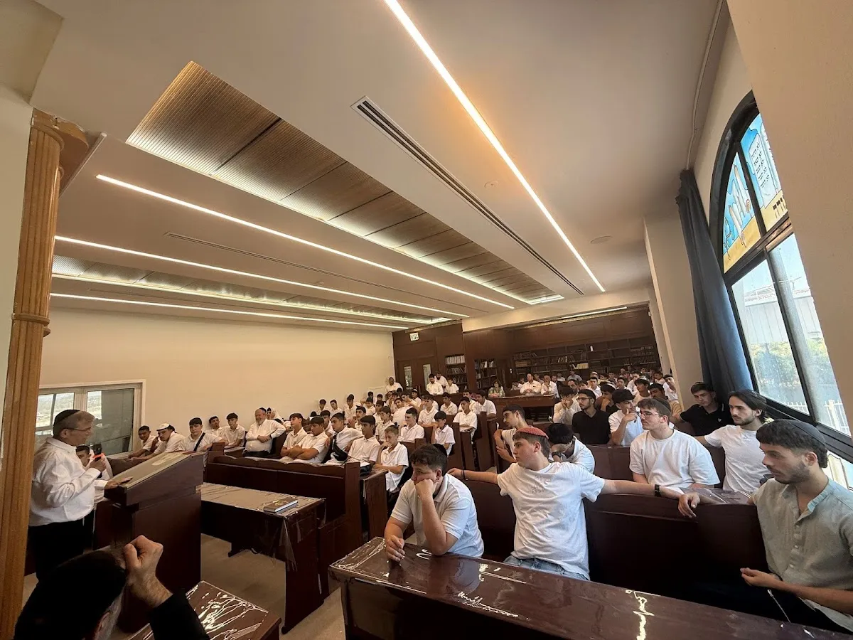 Mishkenotayich Yisrael Haredi Yeshiva High School — foto 8