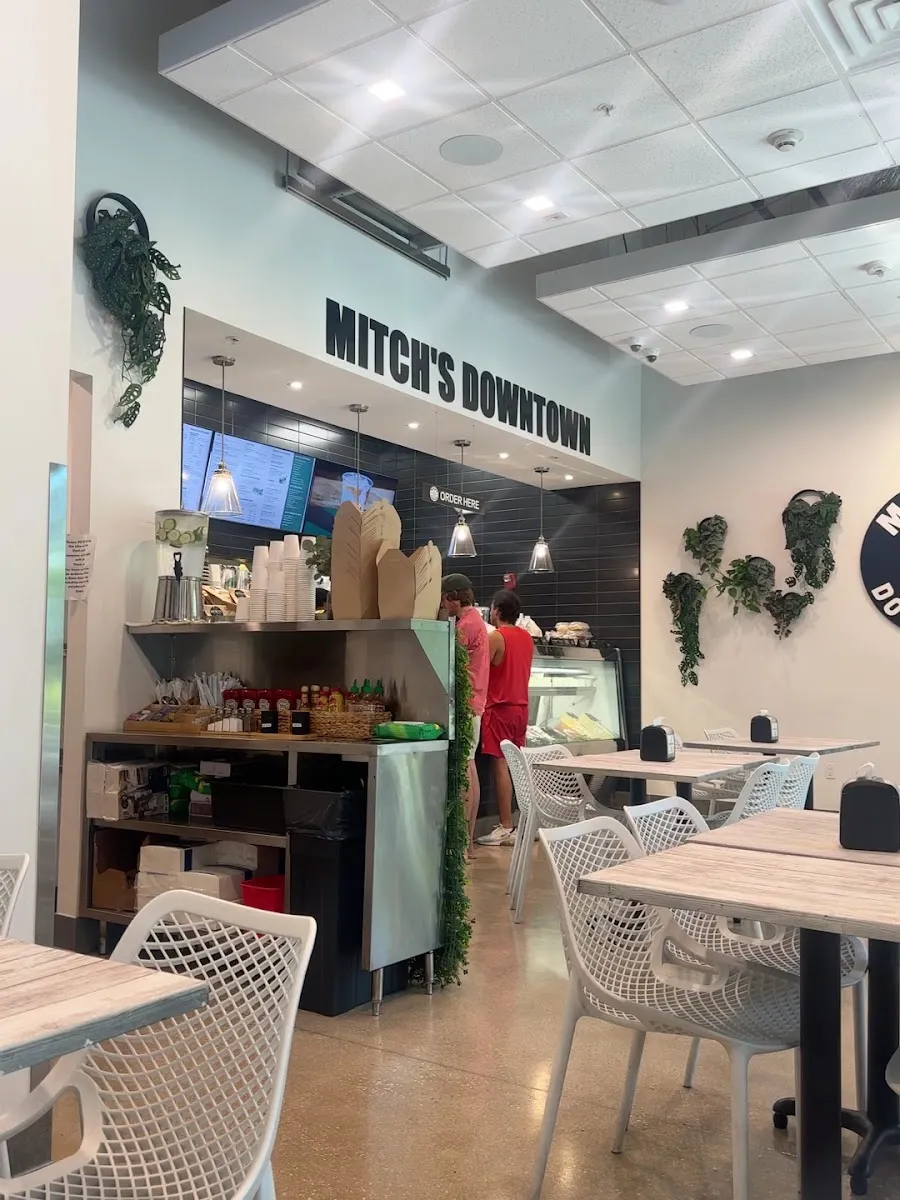 Mitchs Downtown Hallandale — foto 6