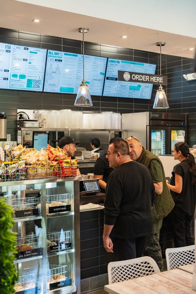 Mitchs Downtown Hallandale — foto 8