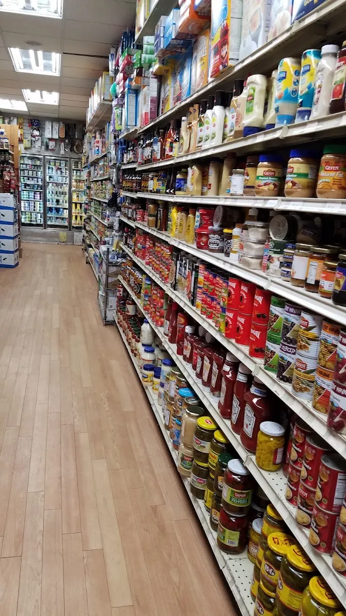 Mittelman Kosher Supermarket — foto 4