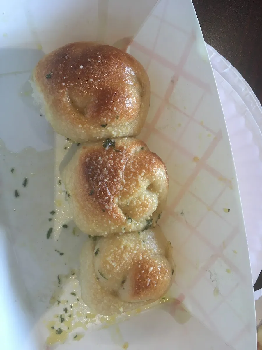 Mizrachis Pizza Kitchen — photo 4