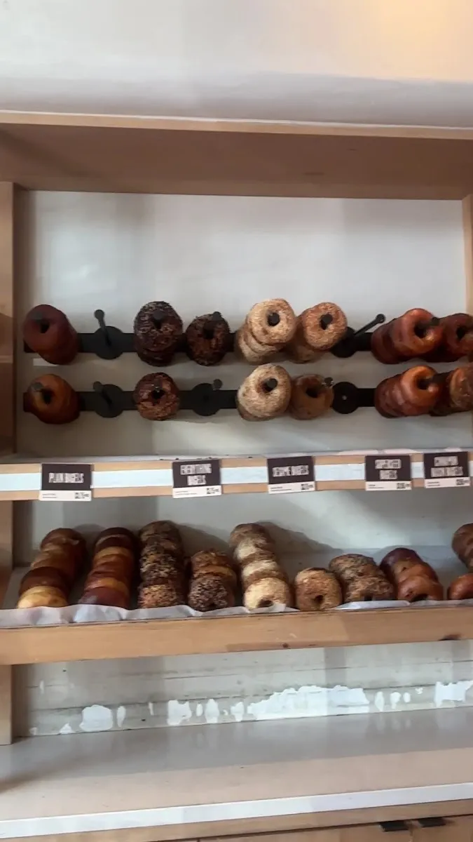 Modern Bread and Bagel — foto 6
