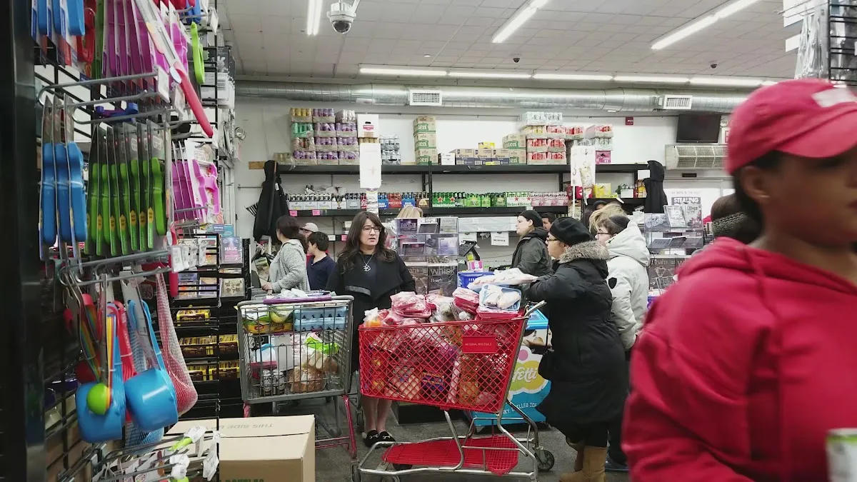Moisha's Discount Supermarket — photo 2