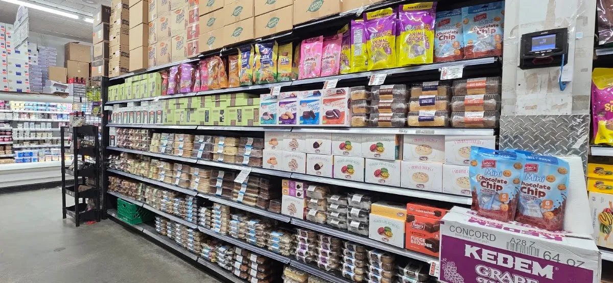 Moisha's Discount Supermarket — photo 4