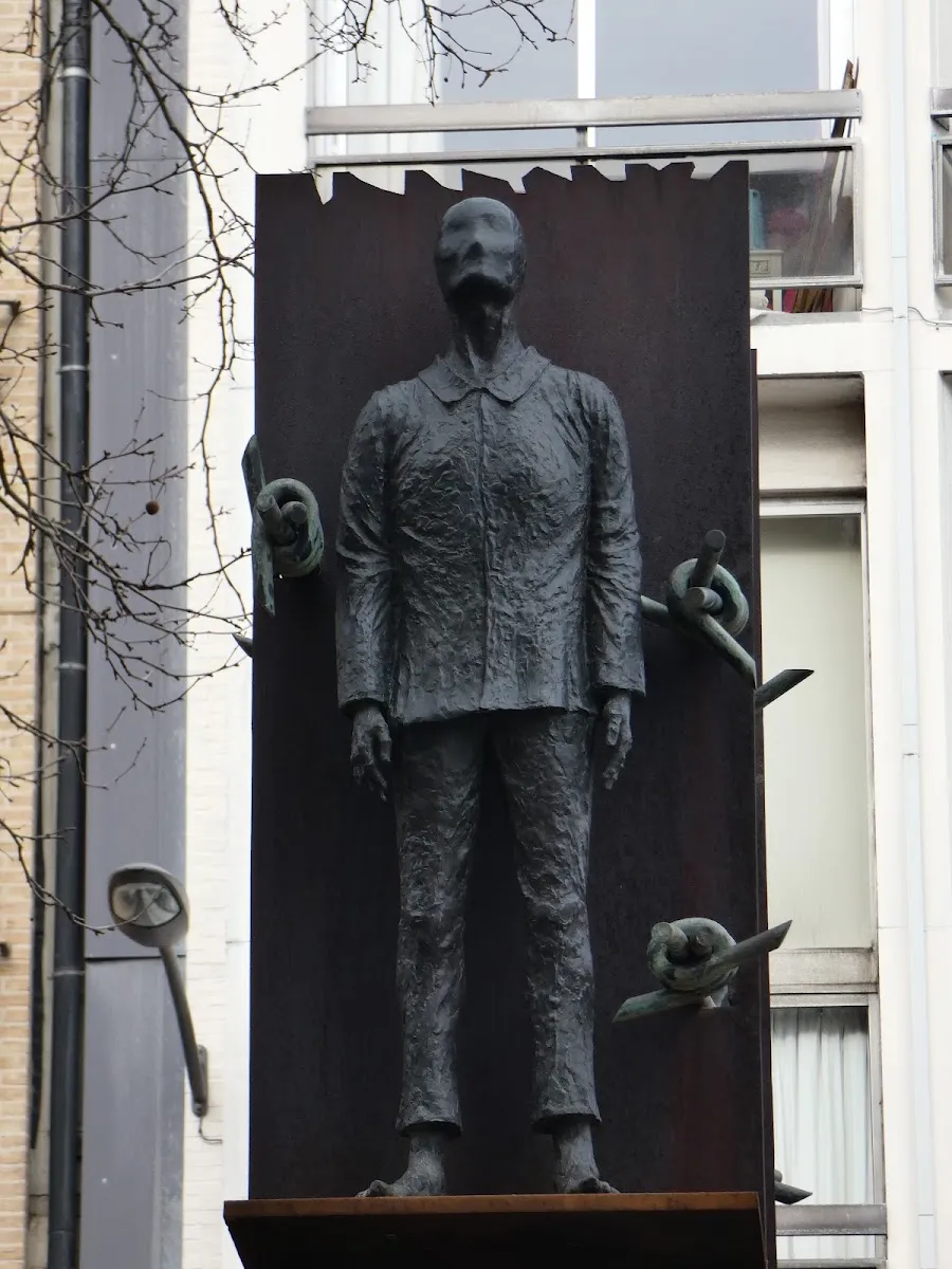 Monument Gedeporteerde Joodse Bevolking — photo 8
