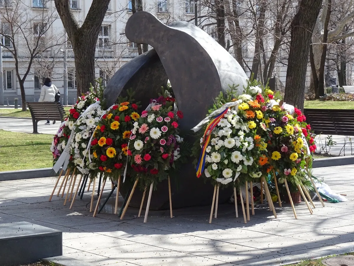 Monument to the Salvation of the Bulgarian Jewish Community during WWII — photo 7