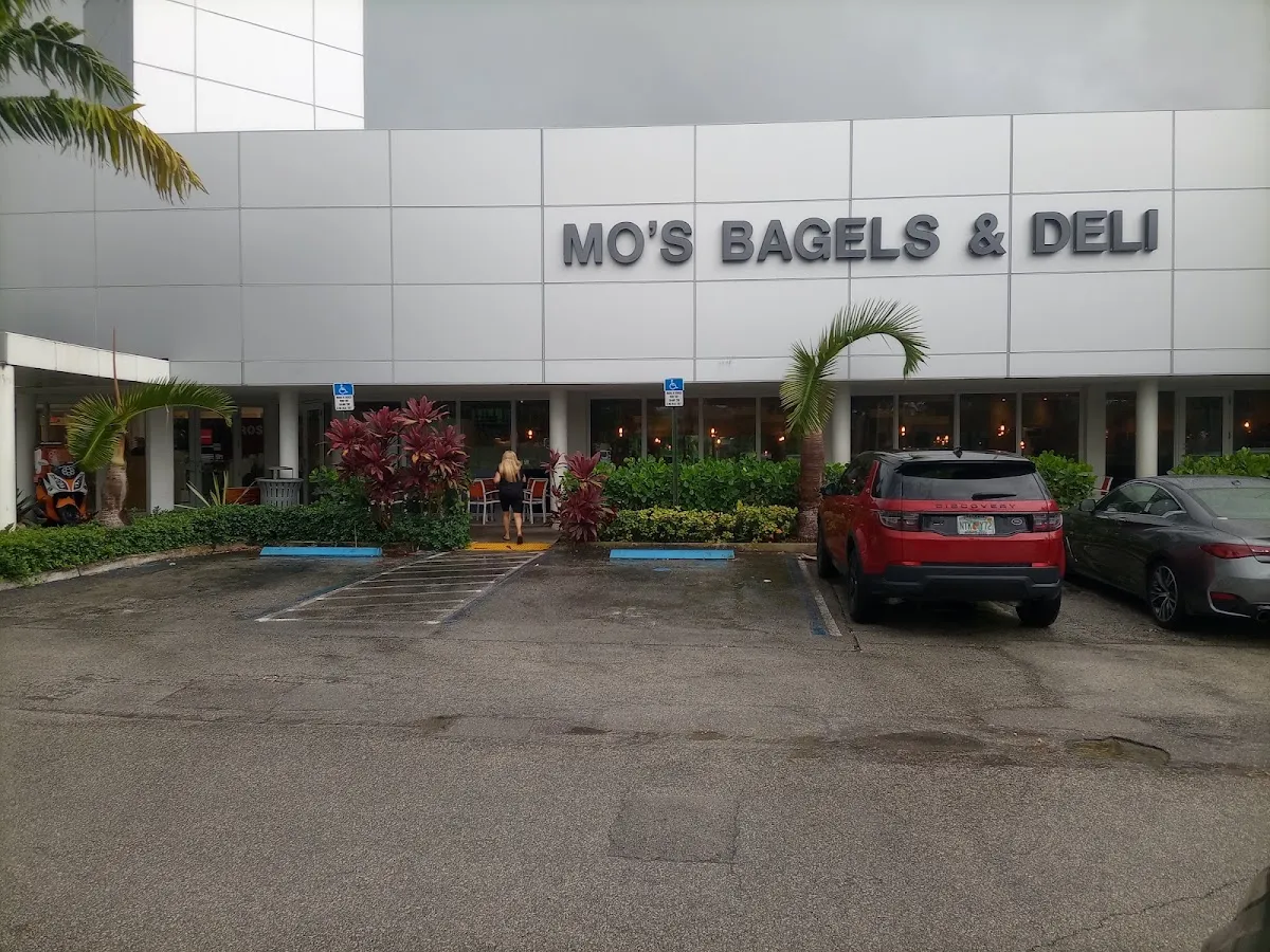 Mos Bagels and Deli