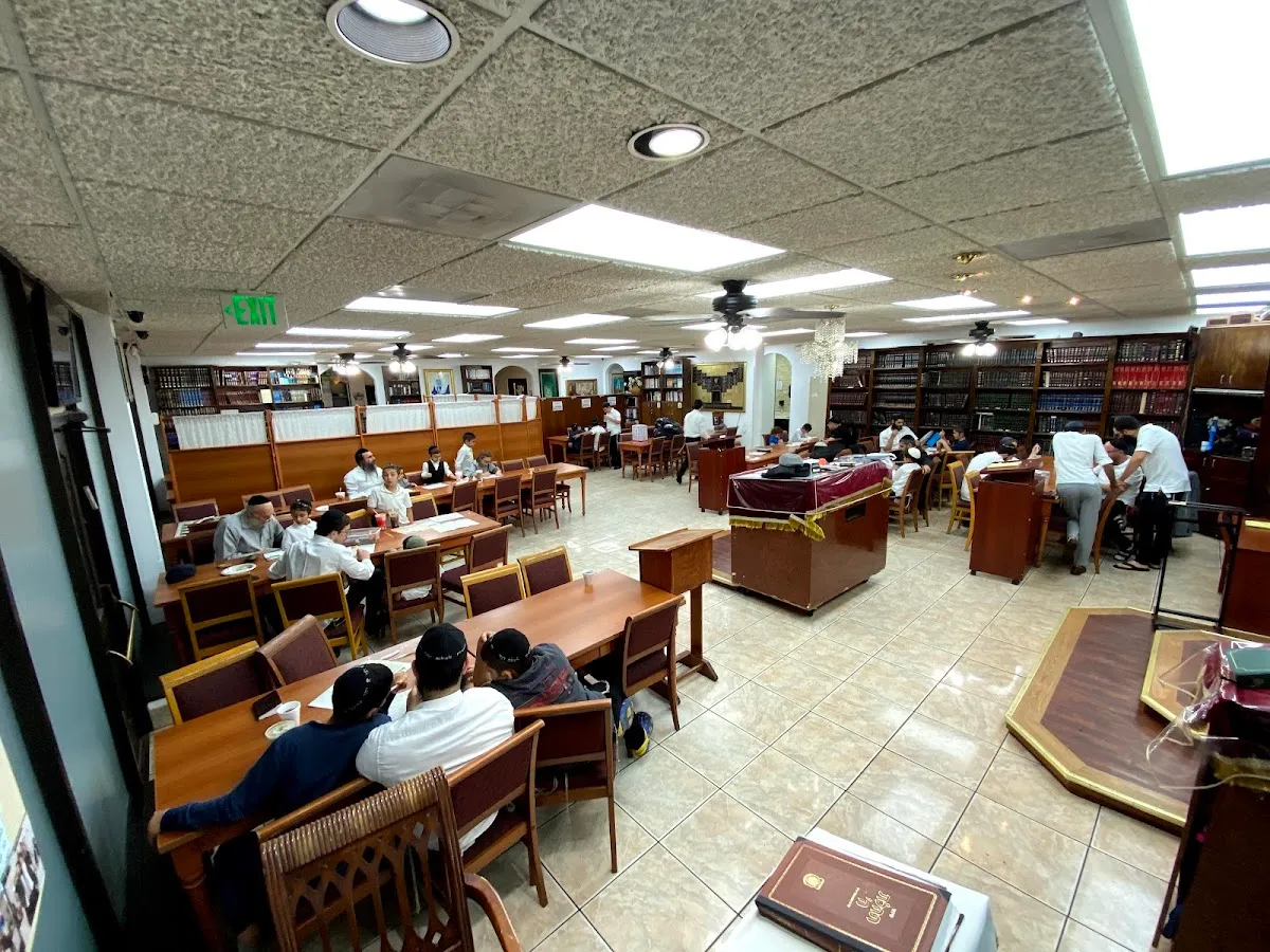 Moshiach Center 770 — photo 8