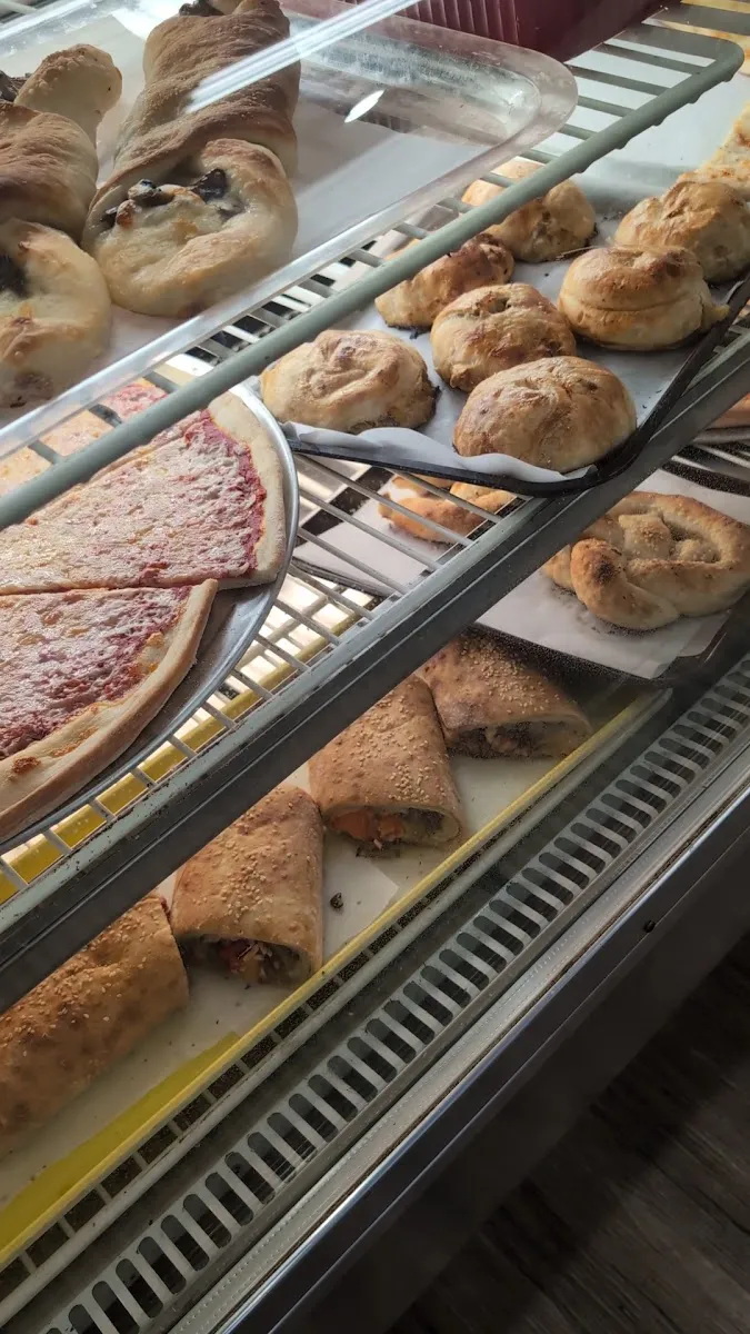 Motty’s Kosher Bagels & Pizza — photo 2