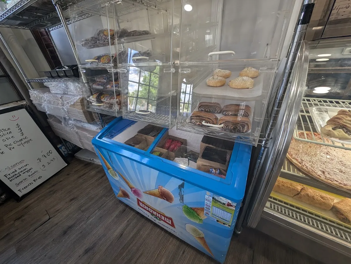 Motty’s Kosher Bagels & Pizza — photo 6