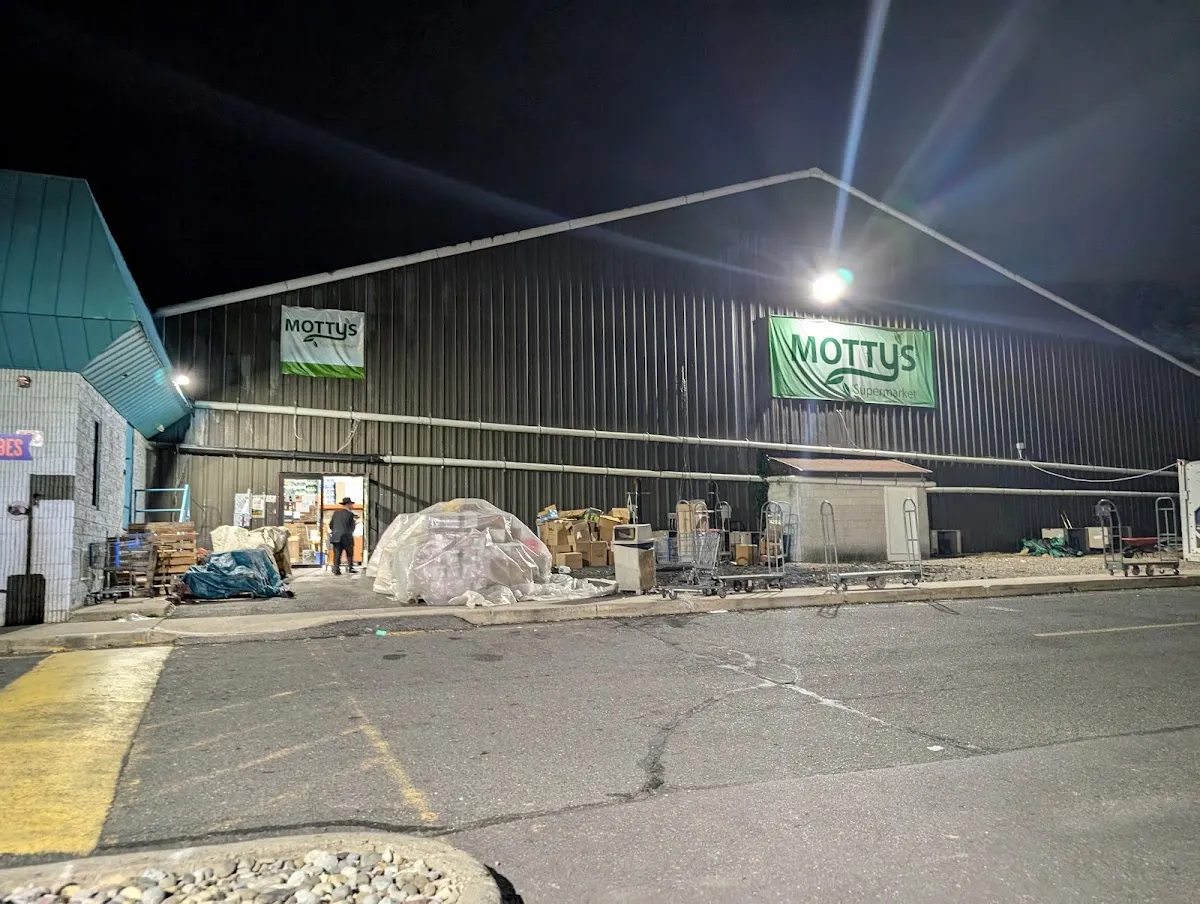 Mottys Supermarket