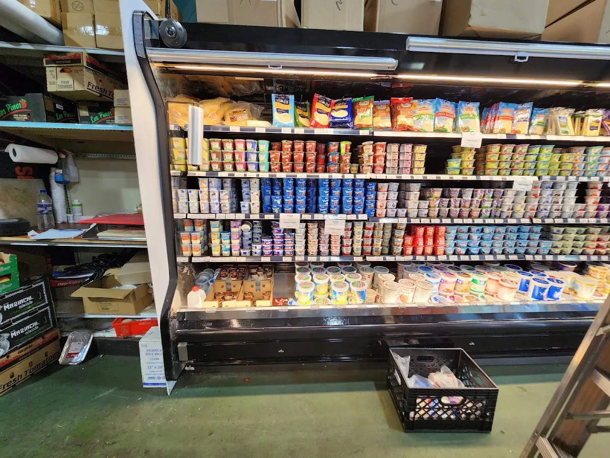 Mottys Supermarket — foto 3