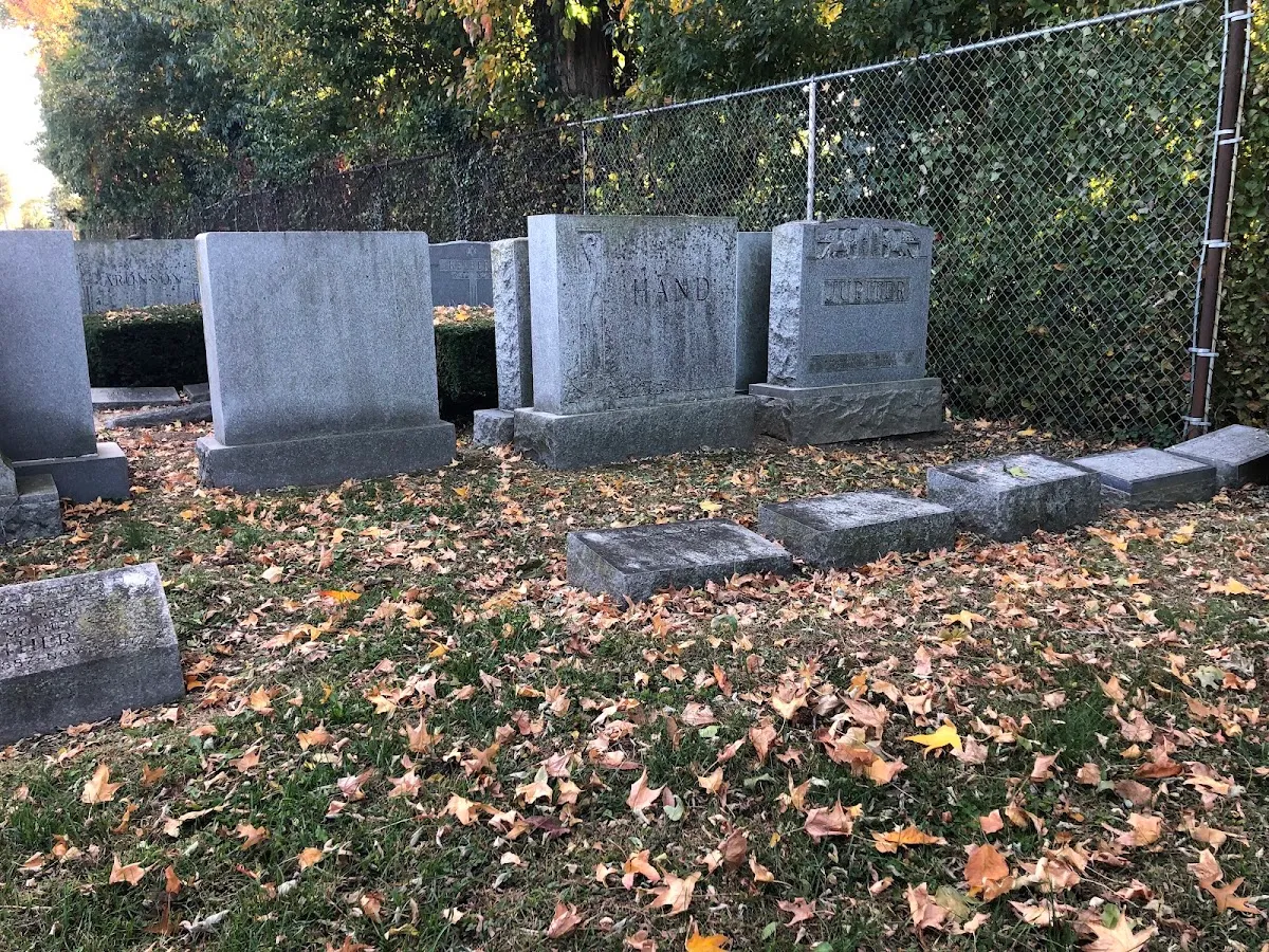 Mount Hebron Cemetery — photo 9