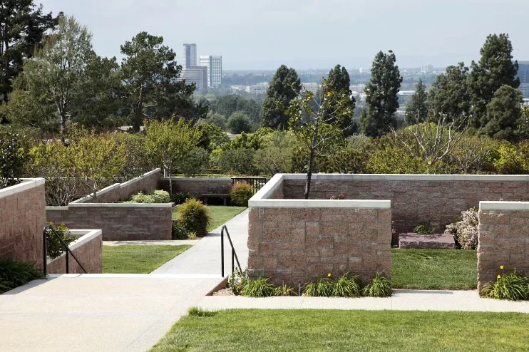 Mount Sinai Memorial Park and Mortuaries — photo 9