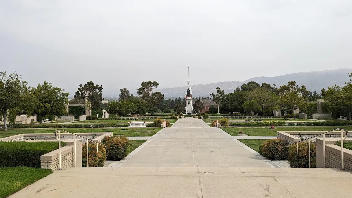Mount Sinai Memorial Park and Mortuaries — photo 10
