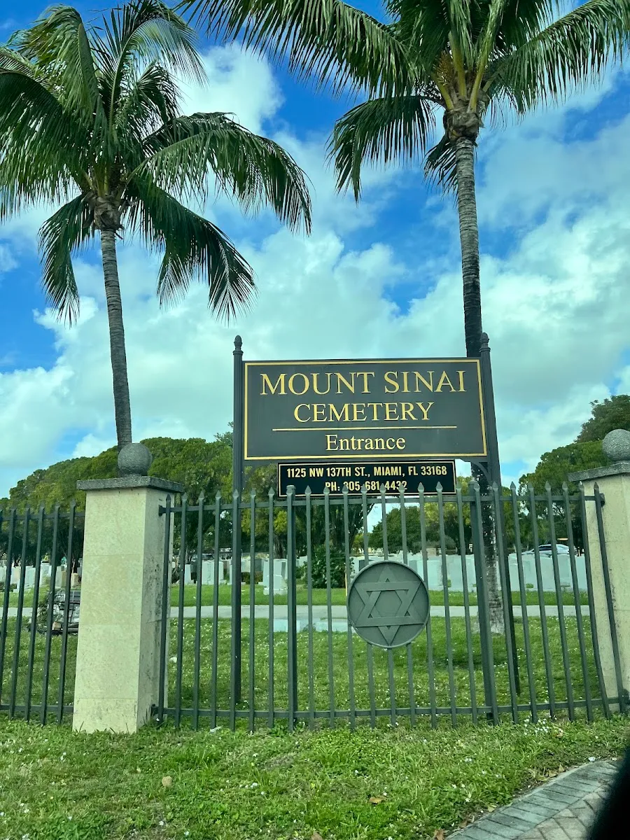 Mount Sinai Memorial Park Cemetery — foto 5