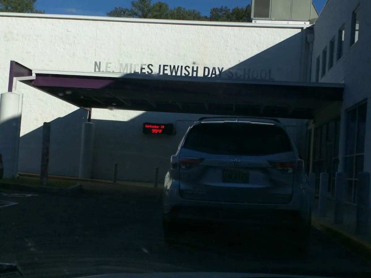 N.E. Miles Jewish Day School — foto 3