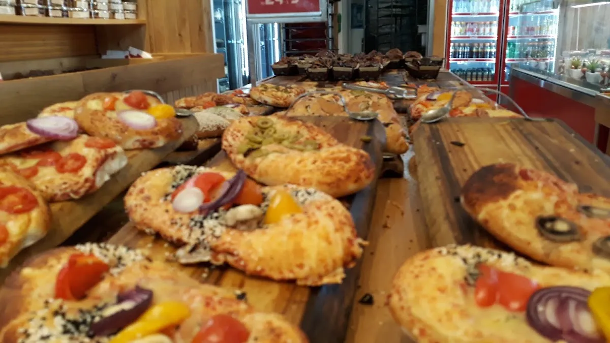 Neeman Bakery (Azrieli Modiin) — foto 2