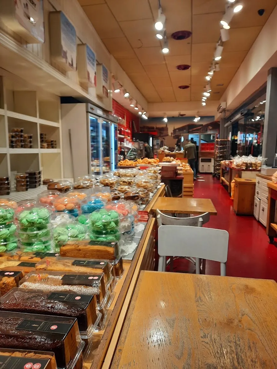 Neeman Bakery (Golda Meir) — foto 7