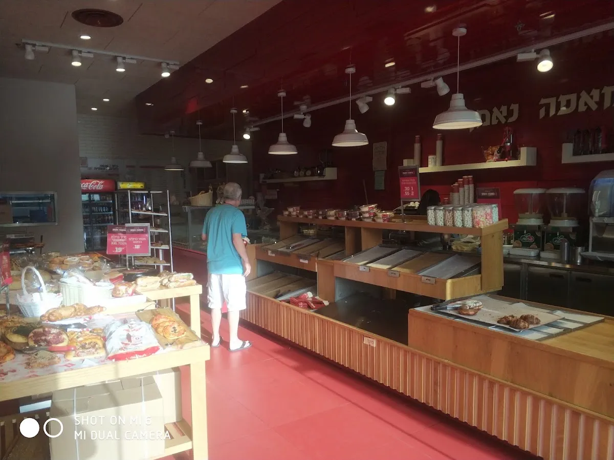 Neeman Bakery (Moshe Dayan 96) — foto 10