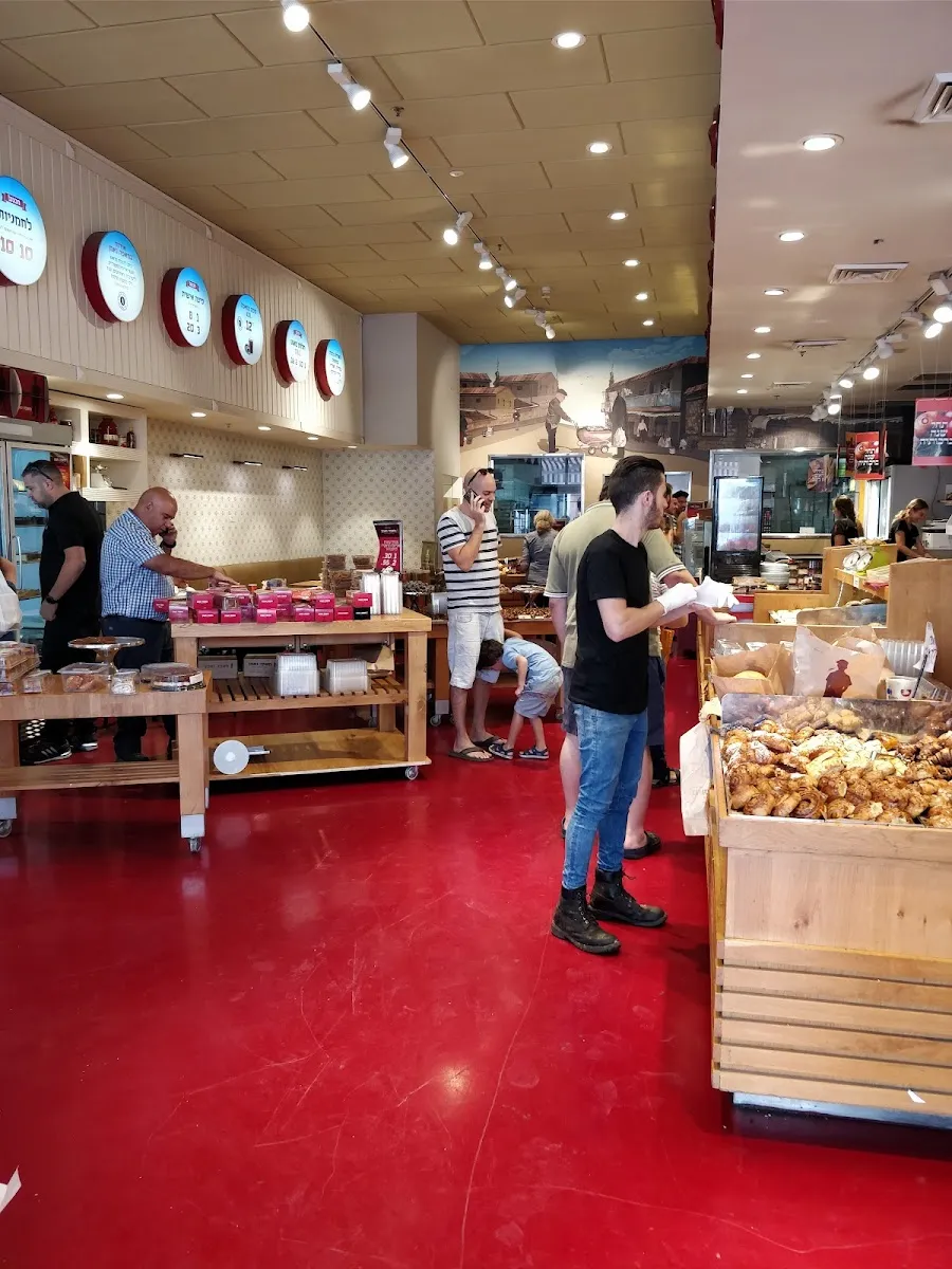 Neeman Patisserie (Abba Hillel 301) — photo 4