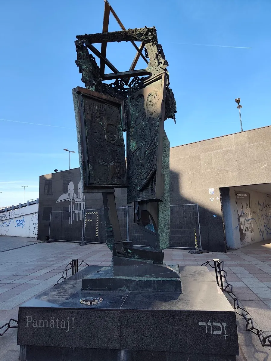 Neolog synagogue memorial — photo 7