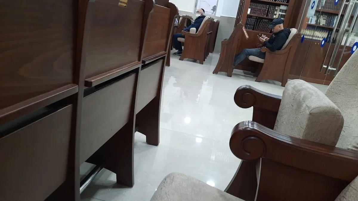 Ner David VeOhel Rachma Synagogue — foto 8